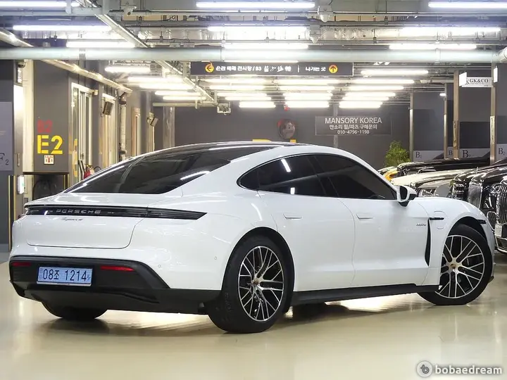 Porsche Taycan 2026 photo 3