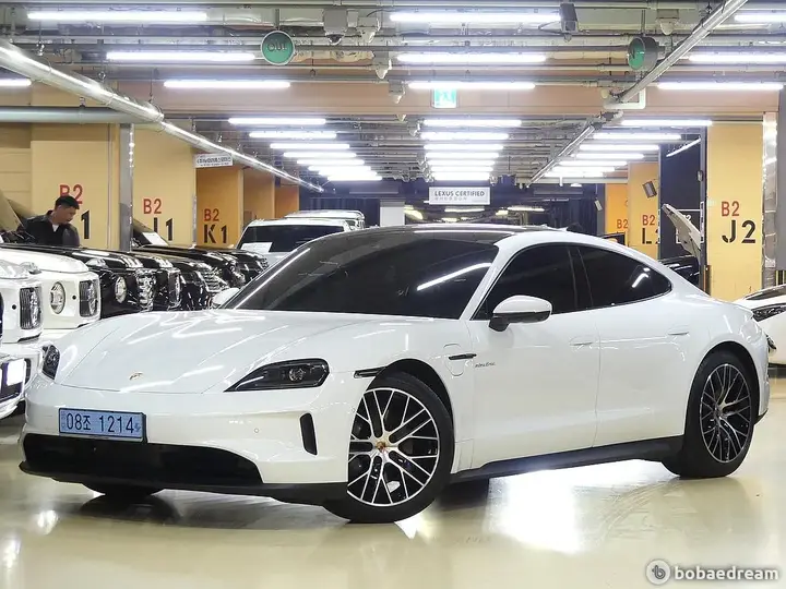 Porsche Taycan 2026 photo 2