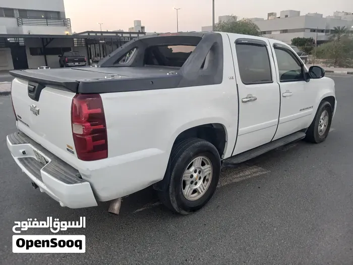 Chevrolet Avalanche 2009 photo 2