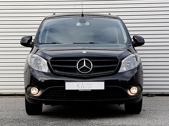 Mercedes-Benz Andre 2018 photo 3