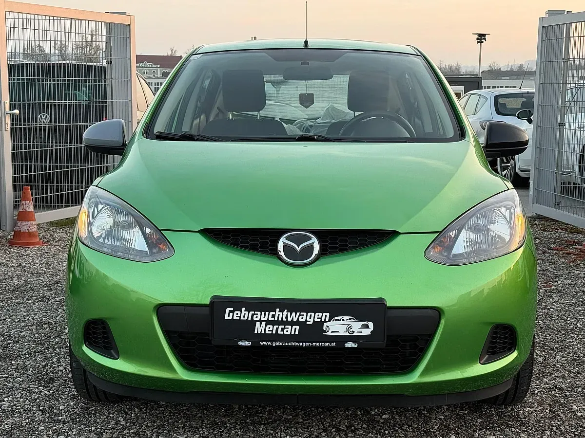Mazda Mazda2 2009 photo 2