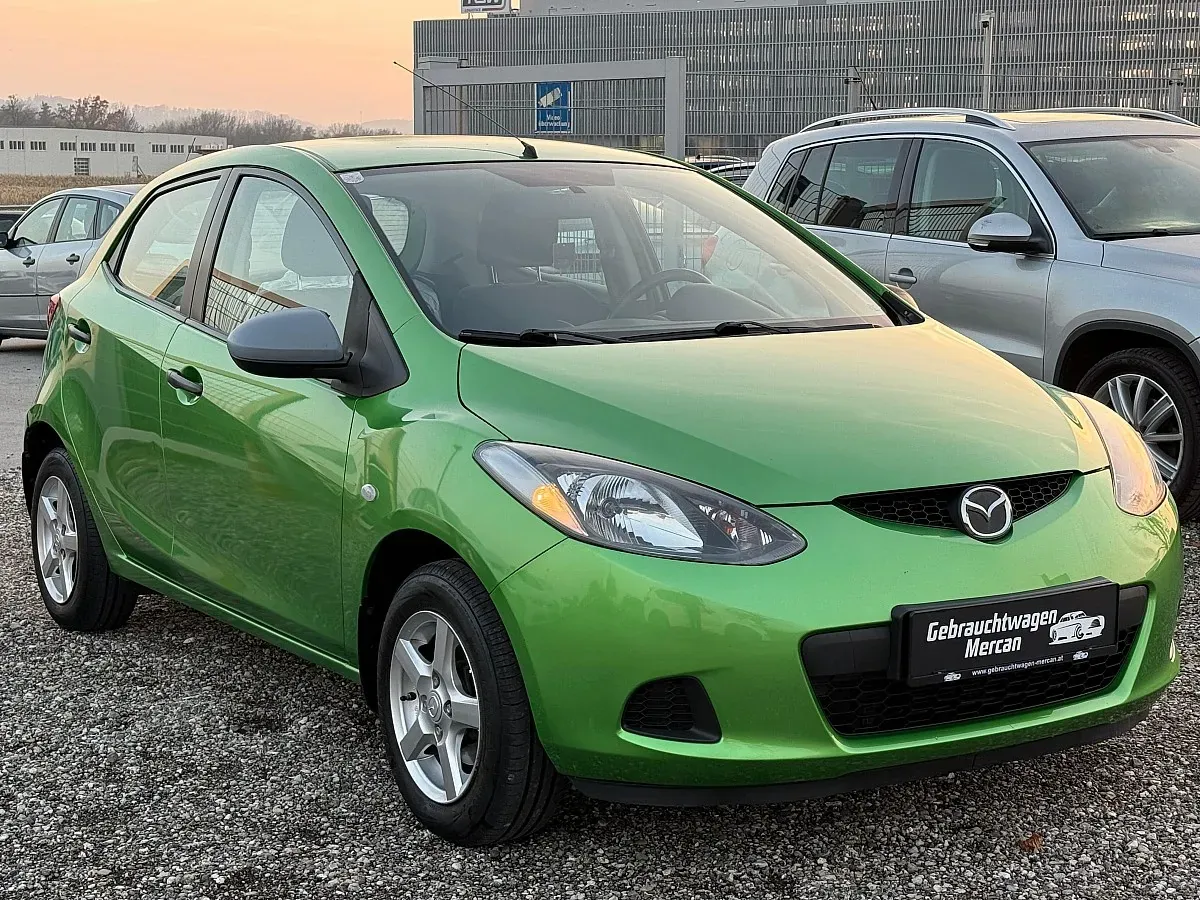 Mazda Mazda2 2009 photo 3