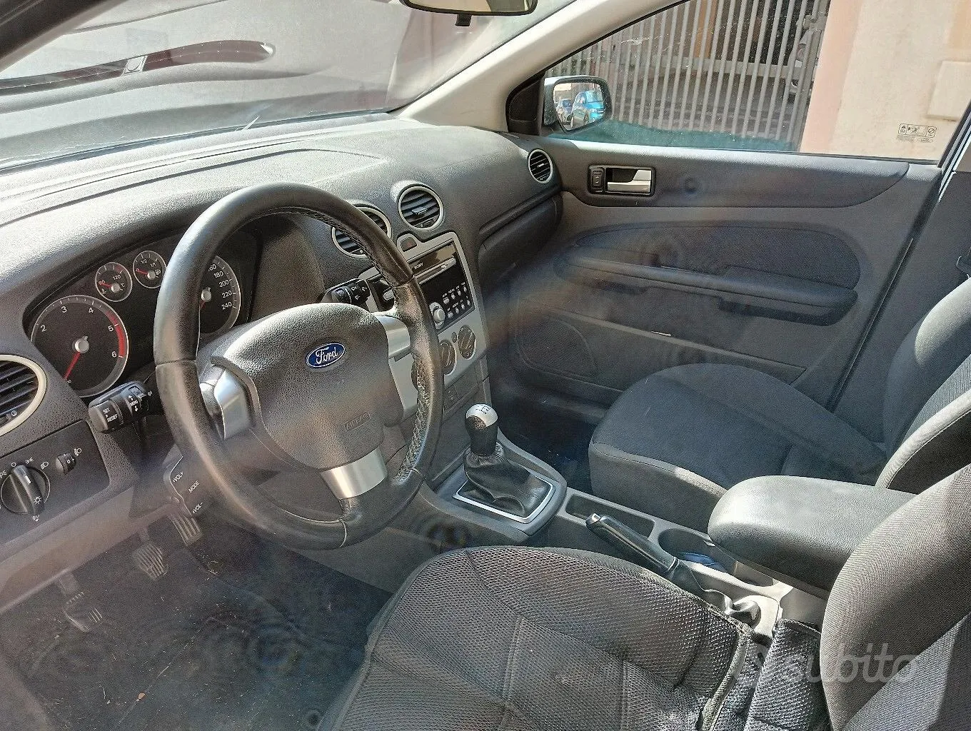 Ford Focus 2006 photo 2