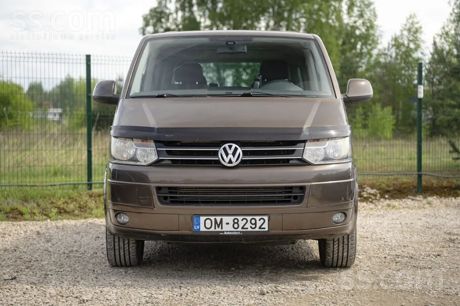 Volkswagen Multivan 2009 photo 2
