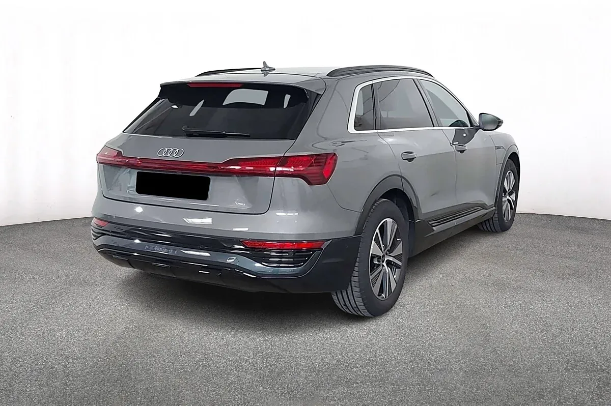 Audi Q8 2024 photo 2