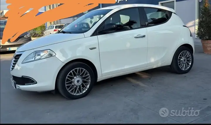 Lancia Ypsilon 2012 photo 2
