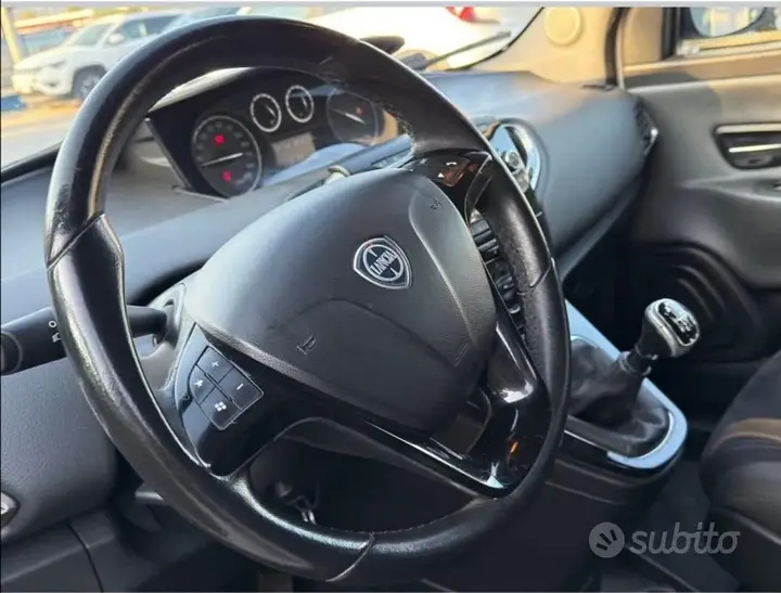 Lancia Ypsilon 2012 photo 4