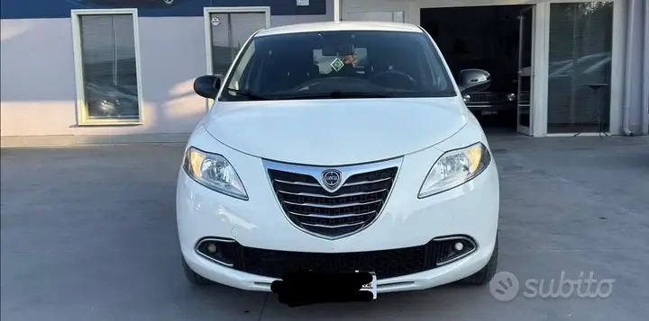Lancia Ypsilon
