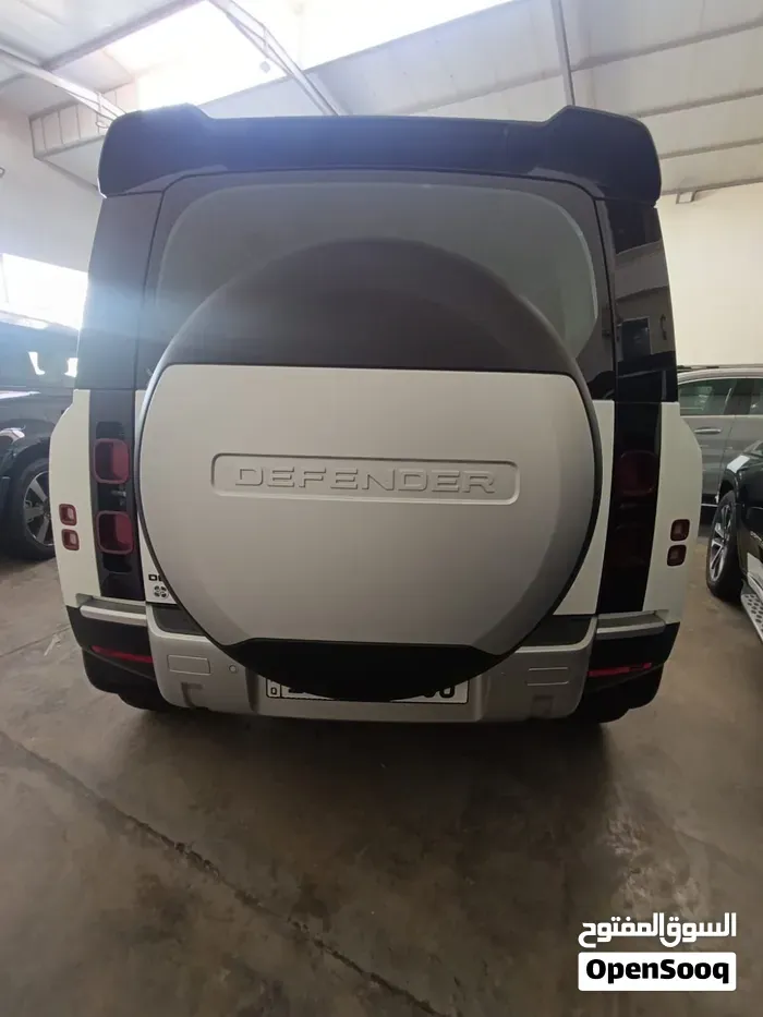 Land Rover Defender 2024 photo 4