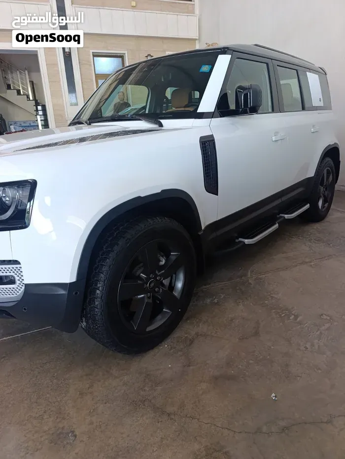 Land Rover Defender 2024 photo 2