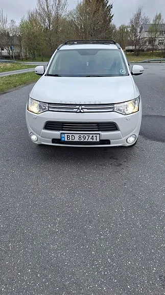 Mitsubishi Outlander 2014 photo 2