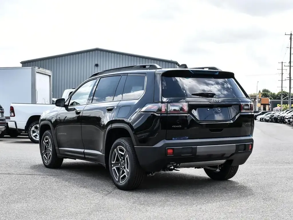 Jeep Cherokee 2026 photo 4