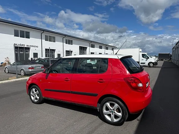 Skoda Fabia 2009 photo 5