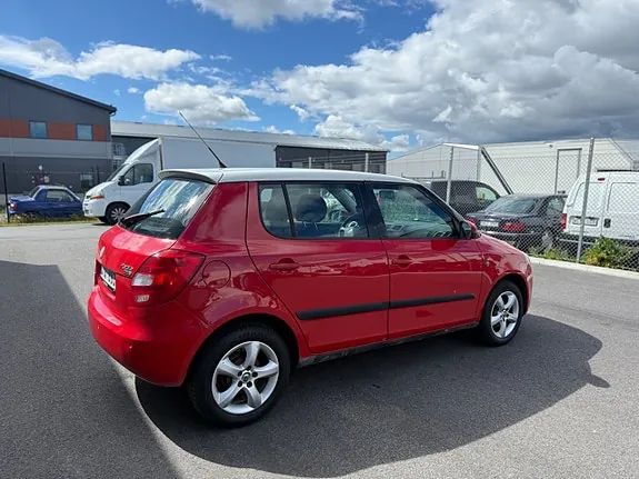 Skoda Fabia 2009 photo 4