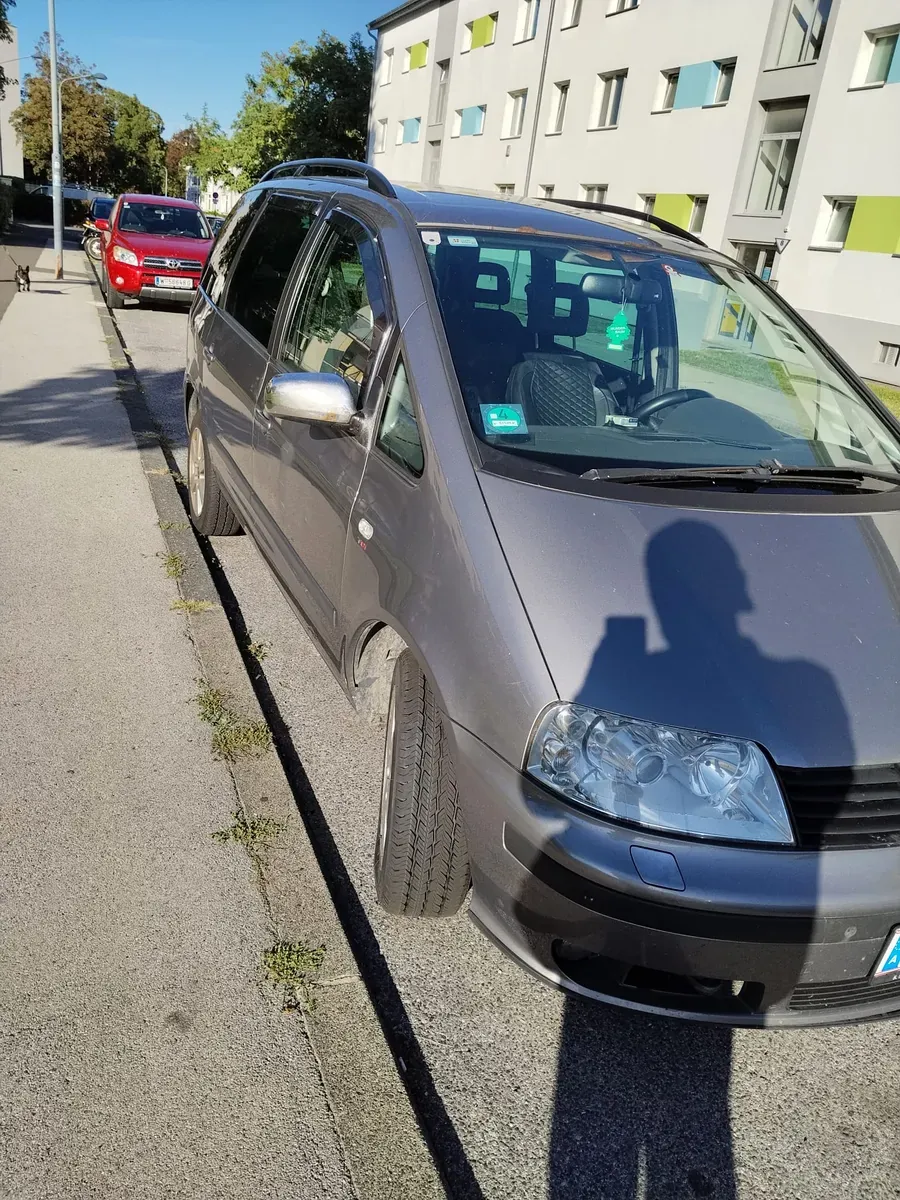 Seat Alhambra 2008 photo 2