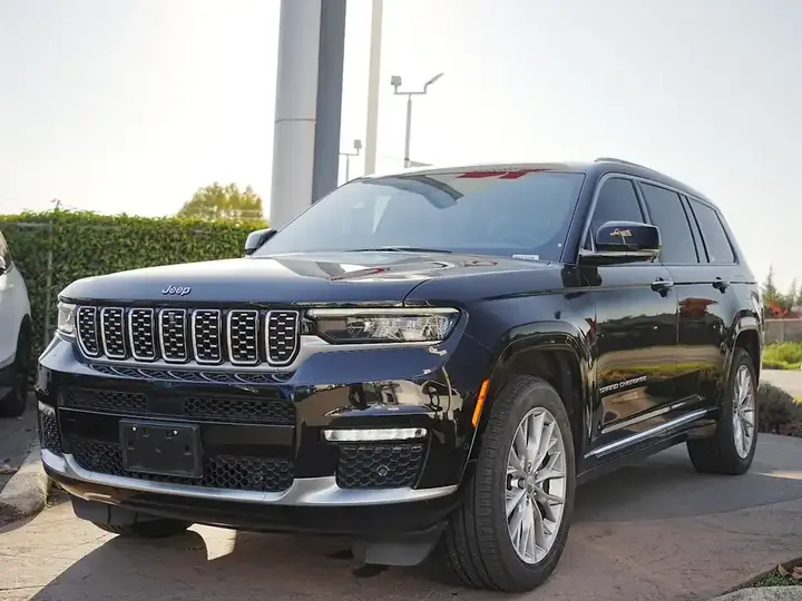 Jeep Grand Cherokee 2023 photo 2