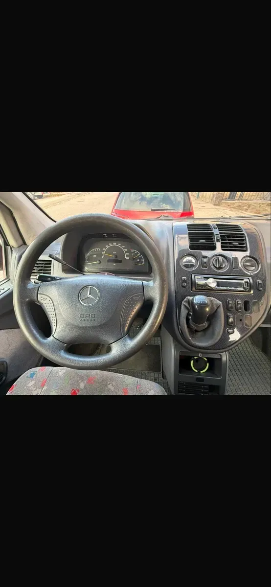 Mercedes-Benz V-Class 2000 photo 2