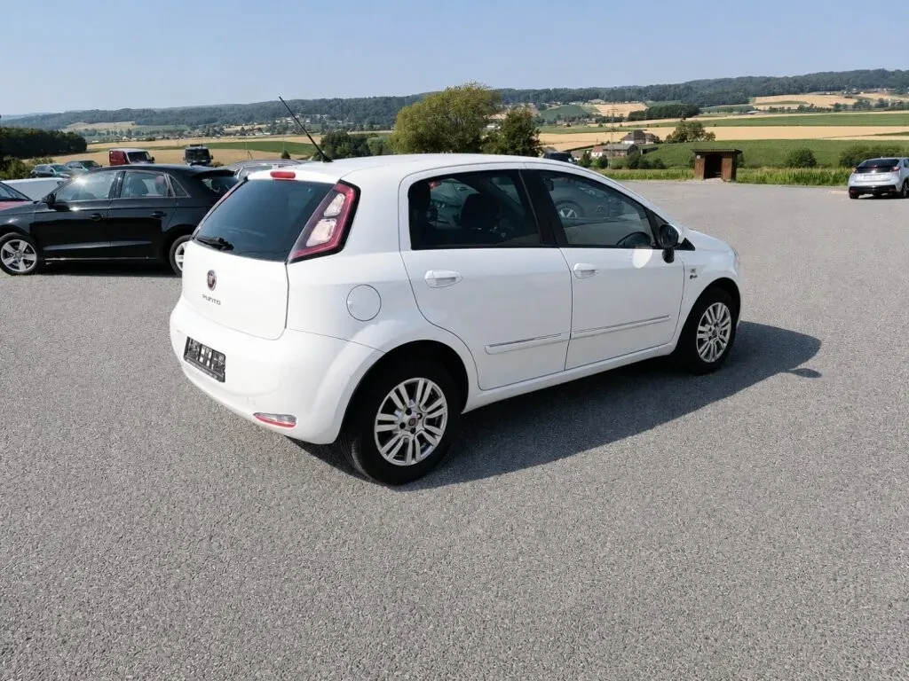 Fiat Punto 2013 photo 3