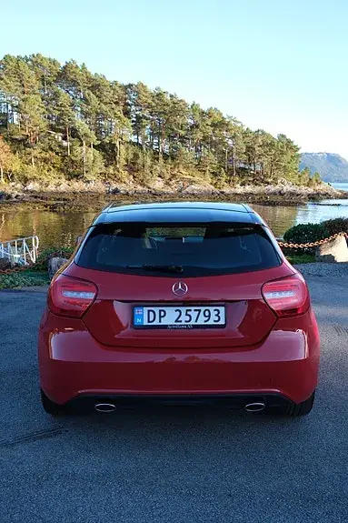 Mercedes-Benz A 180 2013 photo 3
