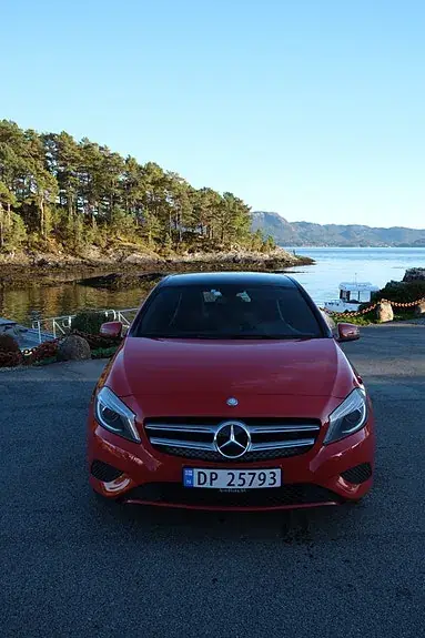 Mercedes-Benz A 180 2013 photo 2