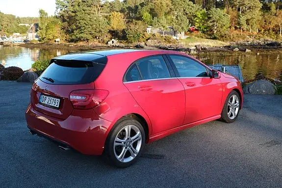 Mercedes-Benz A 180 2013 photo 5