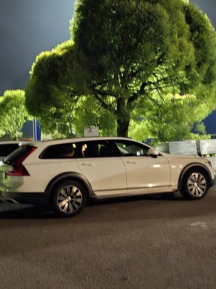 Volvo V90 Cross Country 2017 photo 2