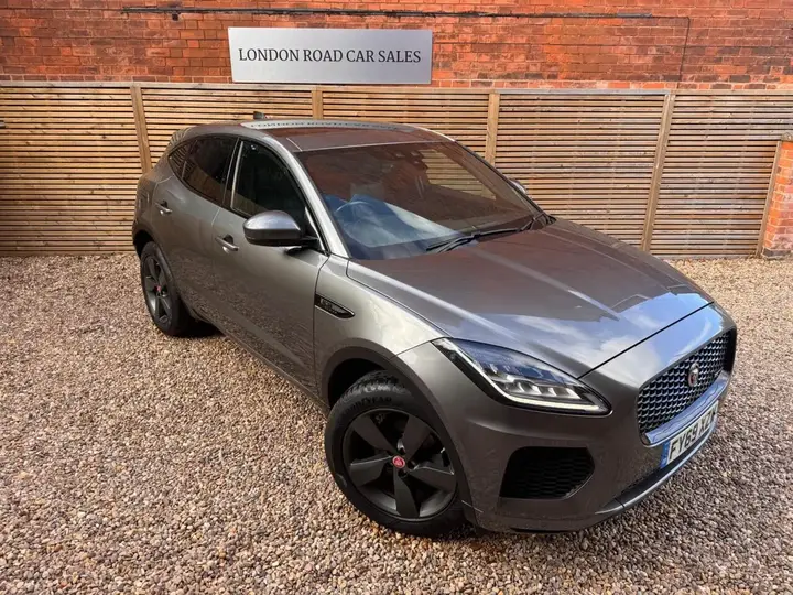 Jaguar E-Pace 2020 photo 2