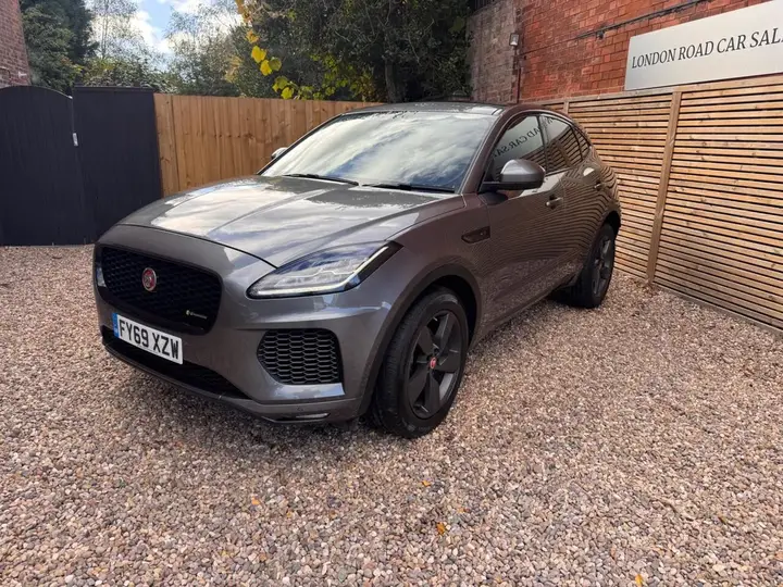 Jaguar E-Pace 2020 photo 3
