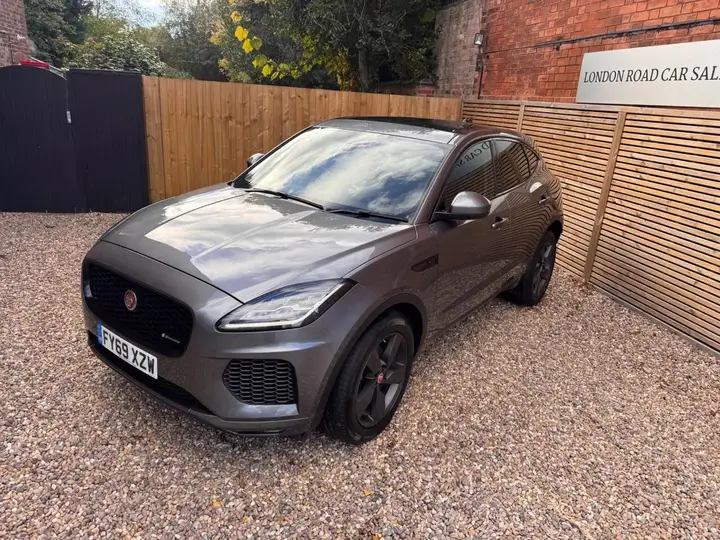 Jaguar E-Pace 2020 photo 4