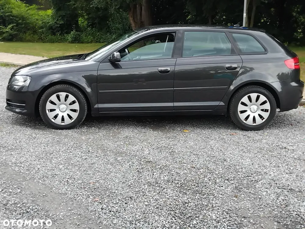 Audi A3 Sportback 2011 photo 2
