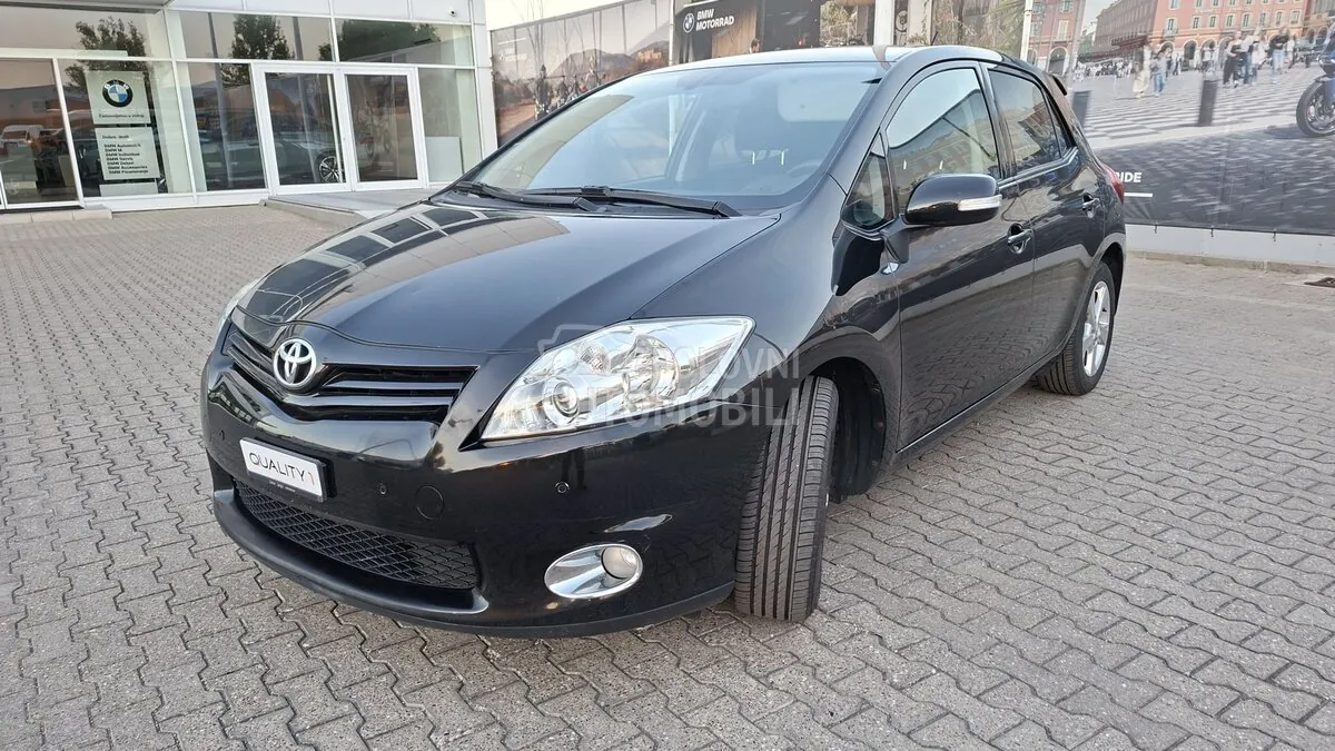 Toyota Auris 2011 photo 4