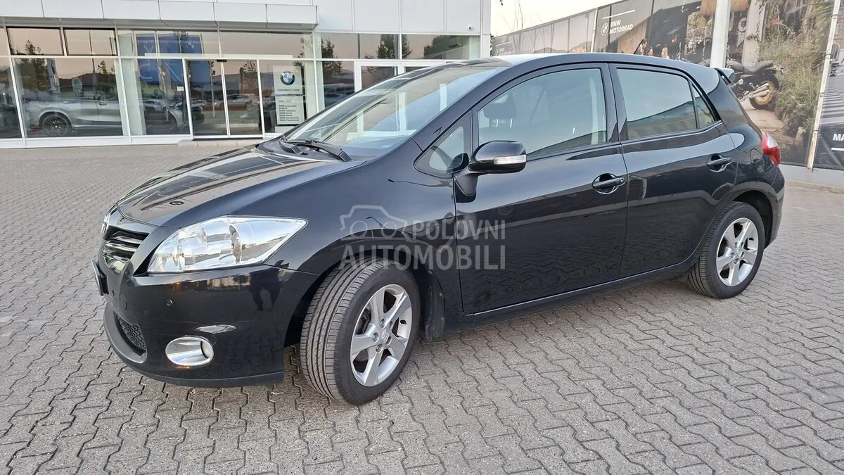 Toyota Auris 2011 photo 5