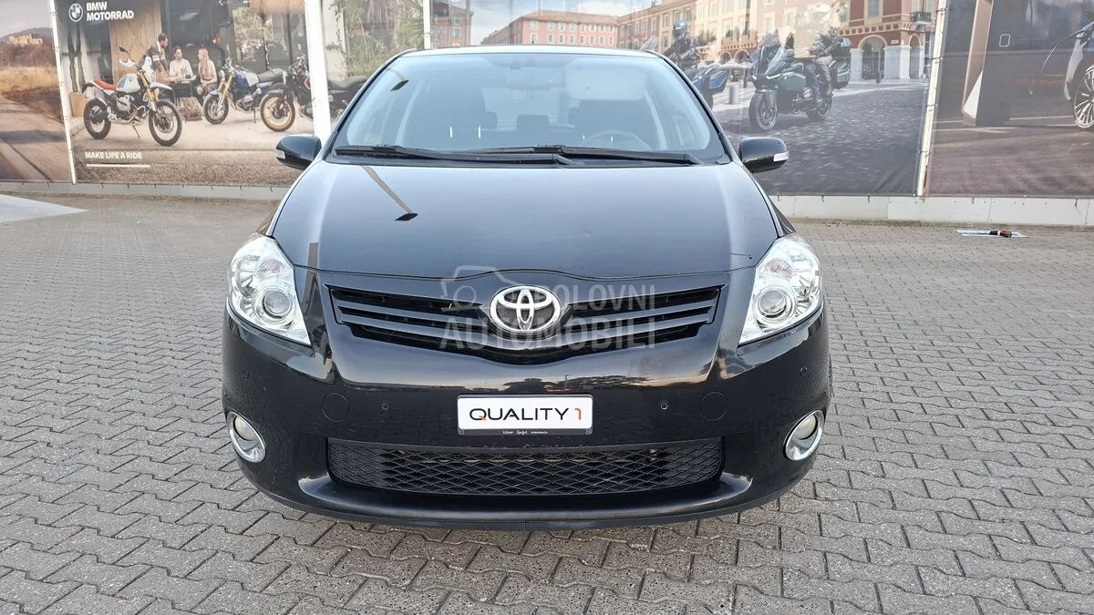 Toyota Auris 2011 photo 3