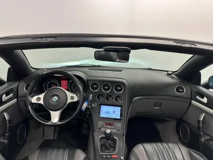 Alfa Romeo Spider 2007 photo 2