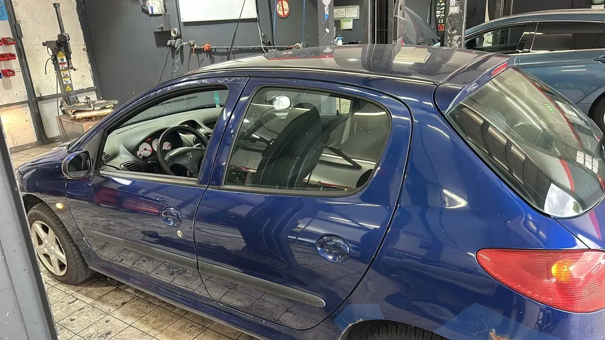 Peugeot 206 2005 photo 3