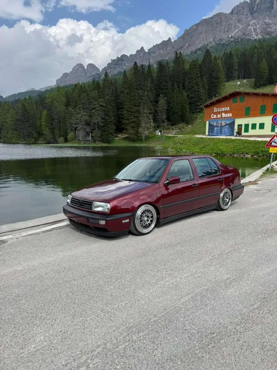 Volkswagen Vento 1993 photo 2