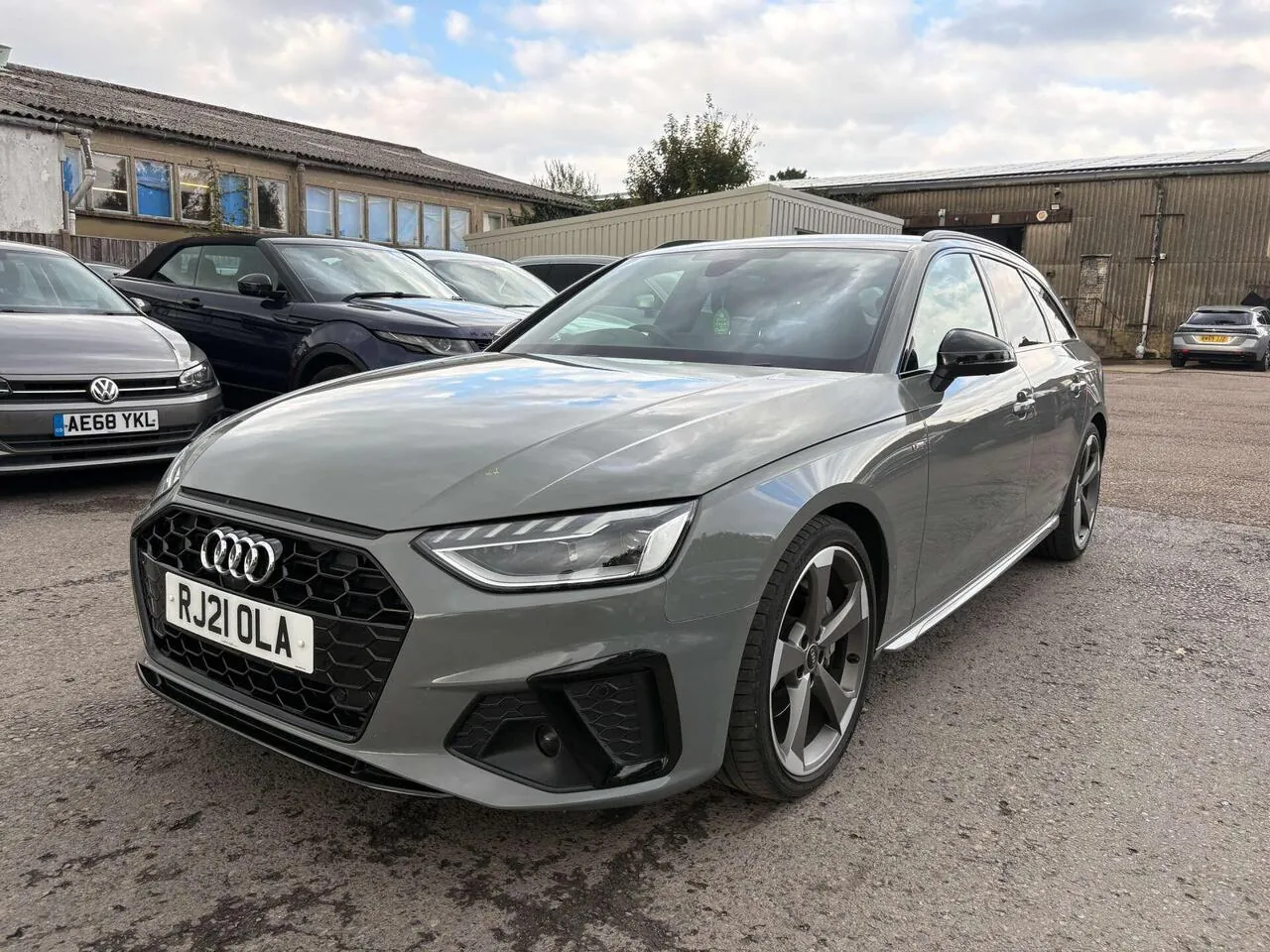 Audi A4 2021 photo 2