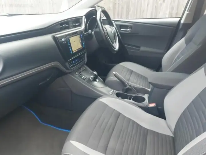 Toyota Auris 2017 photo 5