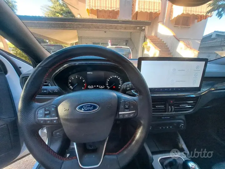 Ford Focus 2024 photo 4