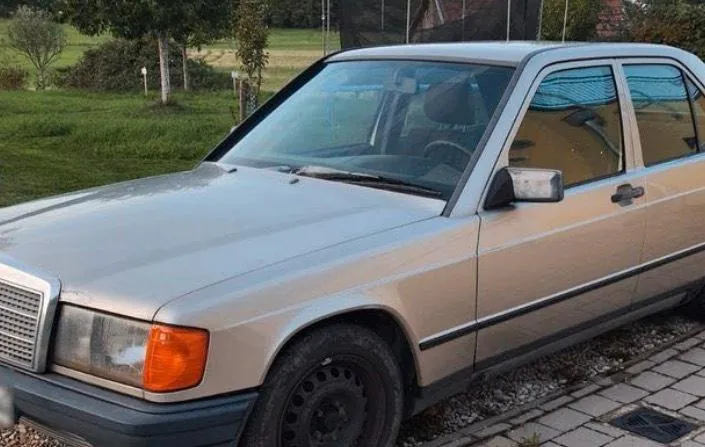 Mercedes-Benz 190