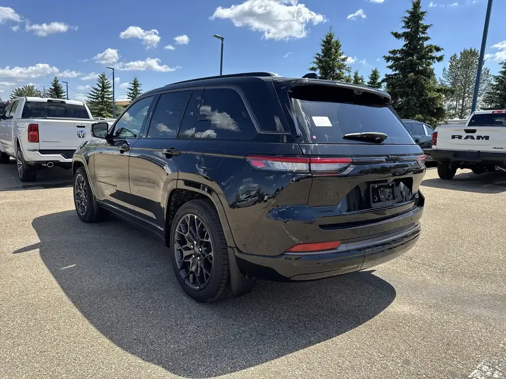 Jeep Grand Cherokee 2026 photo 5