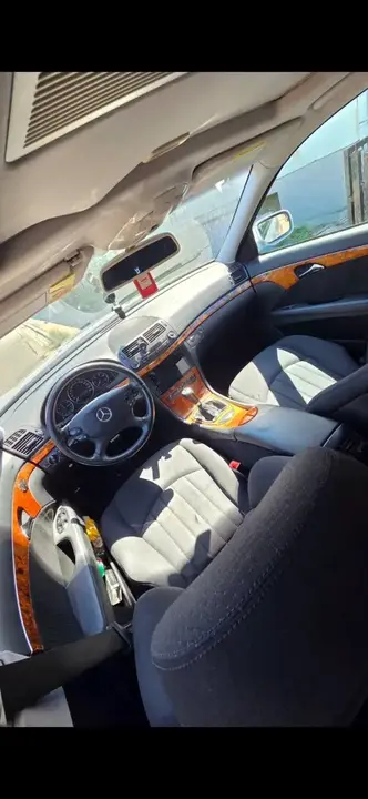 Mercedes-Benz E-Class 2006 photo 3