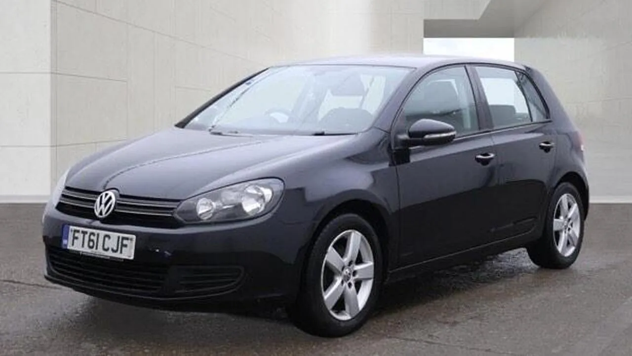 Volkswagen Golf 2011 photo 2