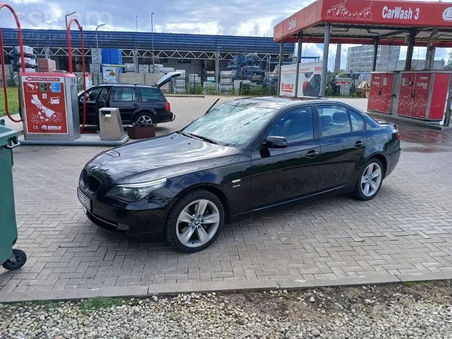 BMW 530 2009 photo 2
