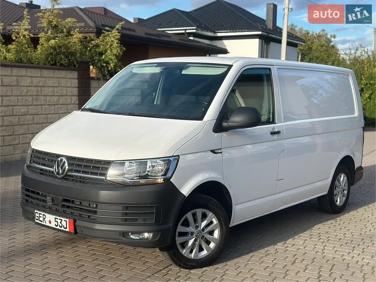 Volkswagen Transporter 2019 photo 2