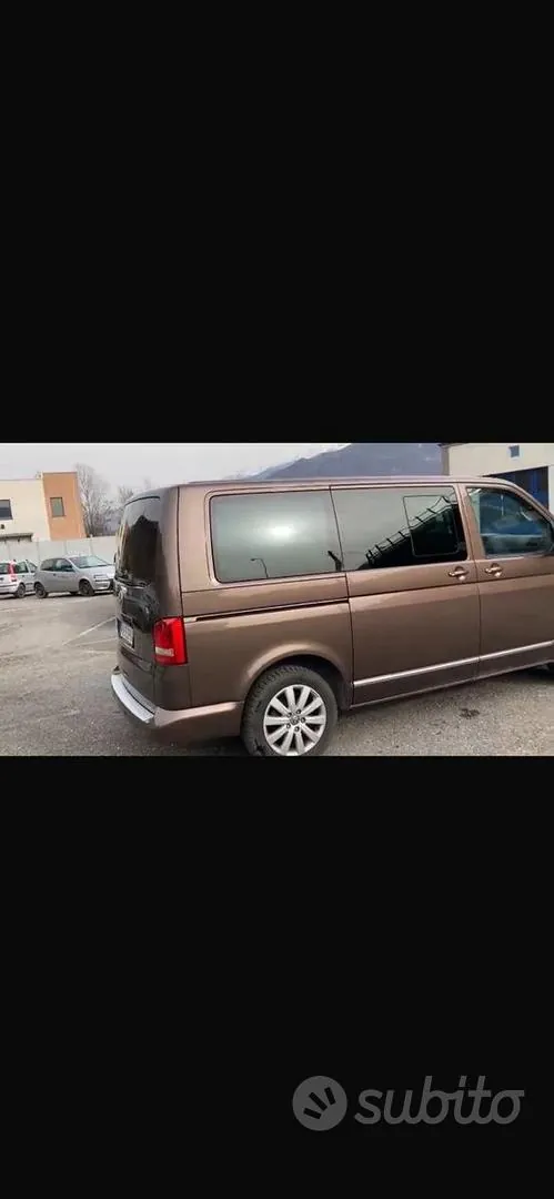 Volkswagen Multivan 2010 photo 2