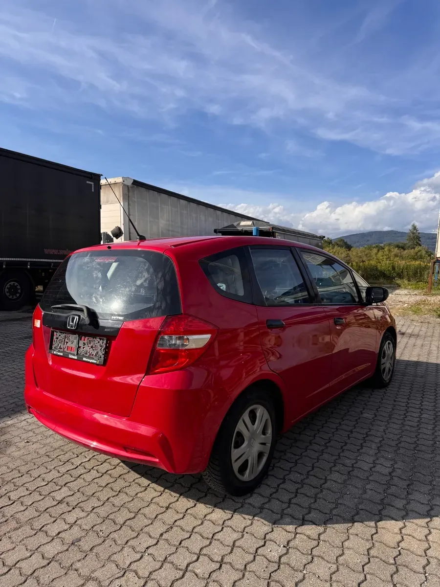 Honda Jazz 2012 photo 2