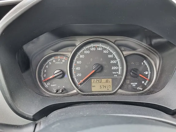 Toyota Yaris 2014 photo 2