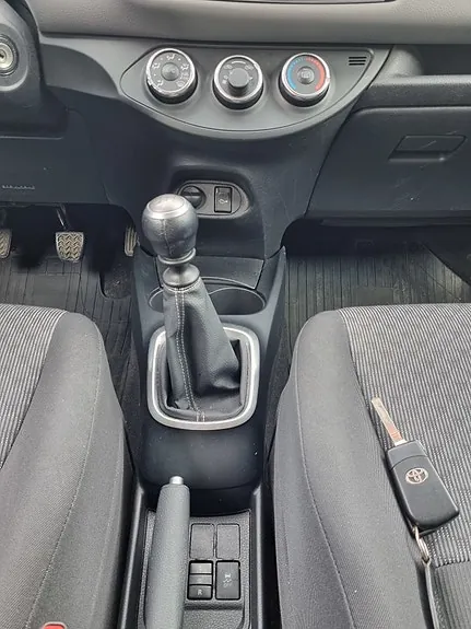 Toyota Yaris 2014 photo 4