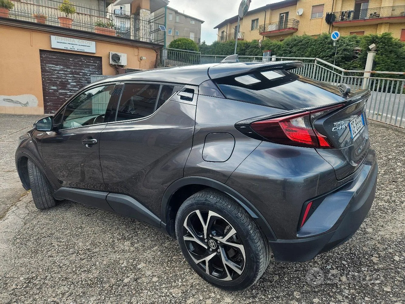 Toyota C-Hr 2021 photo 2